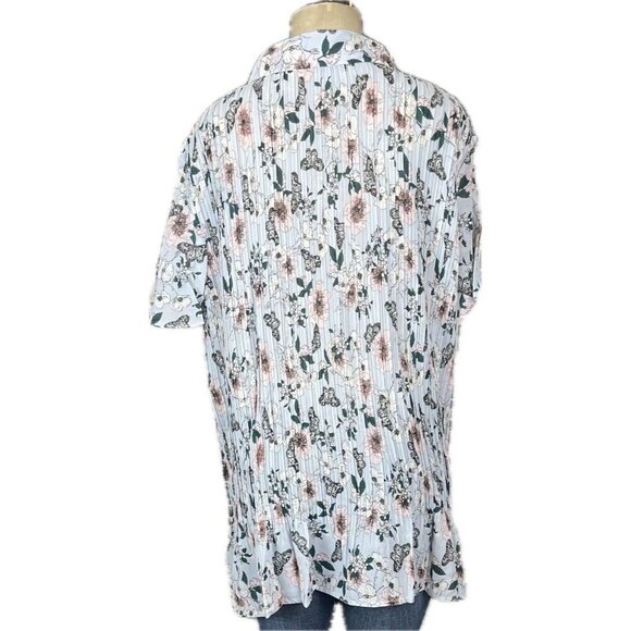 Only Necessities +22/24 Blue Floral Butterfly Pleated Button Short Sleeve Blouse - Picture 4 of 6